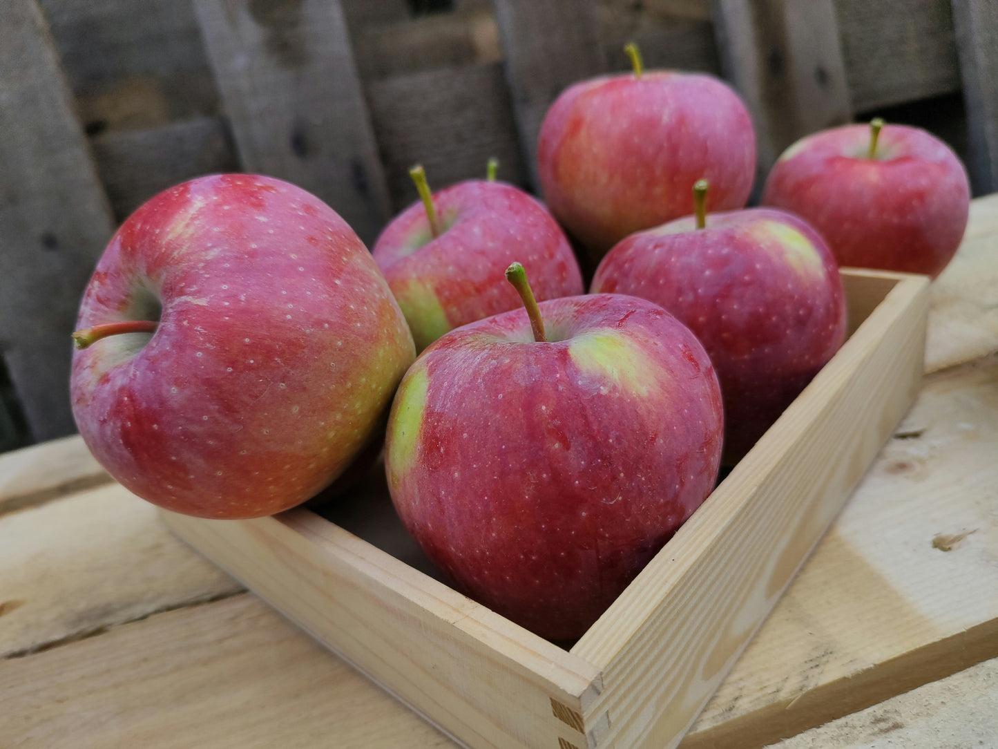 Woodworking: DIY Apple Crate